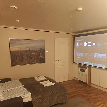 Villa In Lehtikangas Rovaniemi-sauna & Jacuzzi *